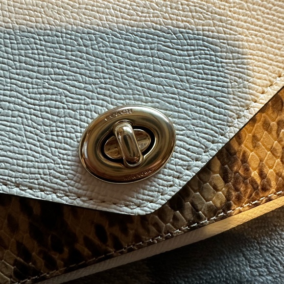 Coach Elegant White and Brown Chain Clutch - Picture 4 of 4